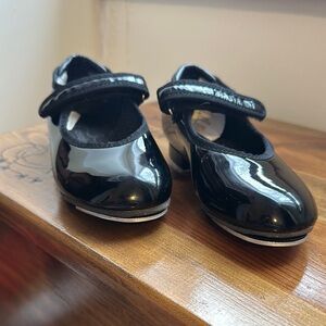 Black Tap Dress Shoe with Shiny Patent Finish and Mary Jane Strap